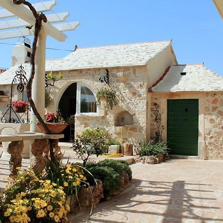 Apartments Nejasmic - Little House For Peaceful And Domestic Vacation ボル エクステリア 写真
