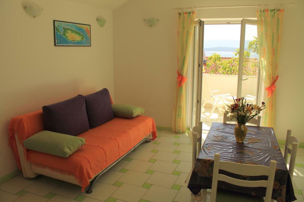 Apartments Nejasmic - Little House For Peaceful And Domestic Vacation ボル エクステリア 写真